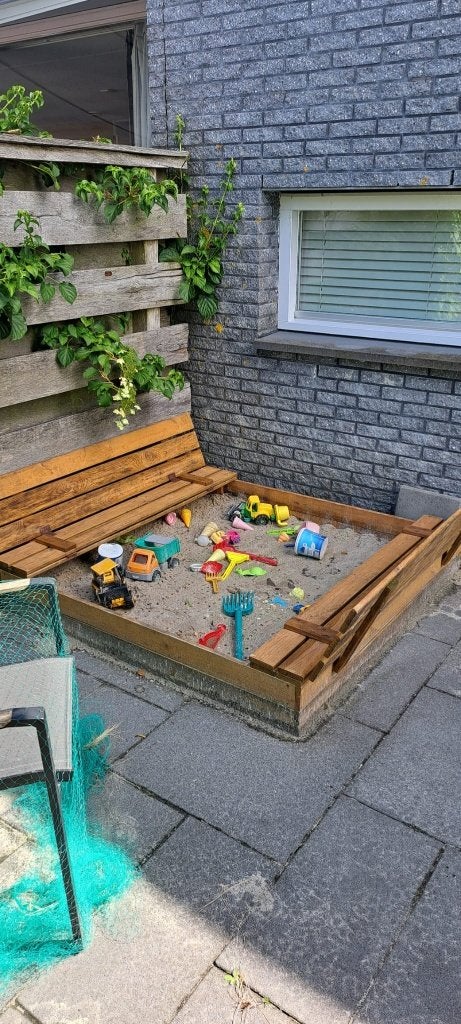 Zandbak met gratis speeltrucks, Ophalen, Gebruikt