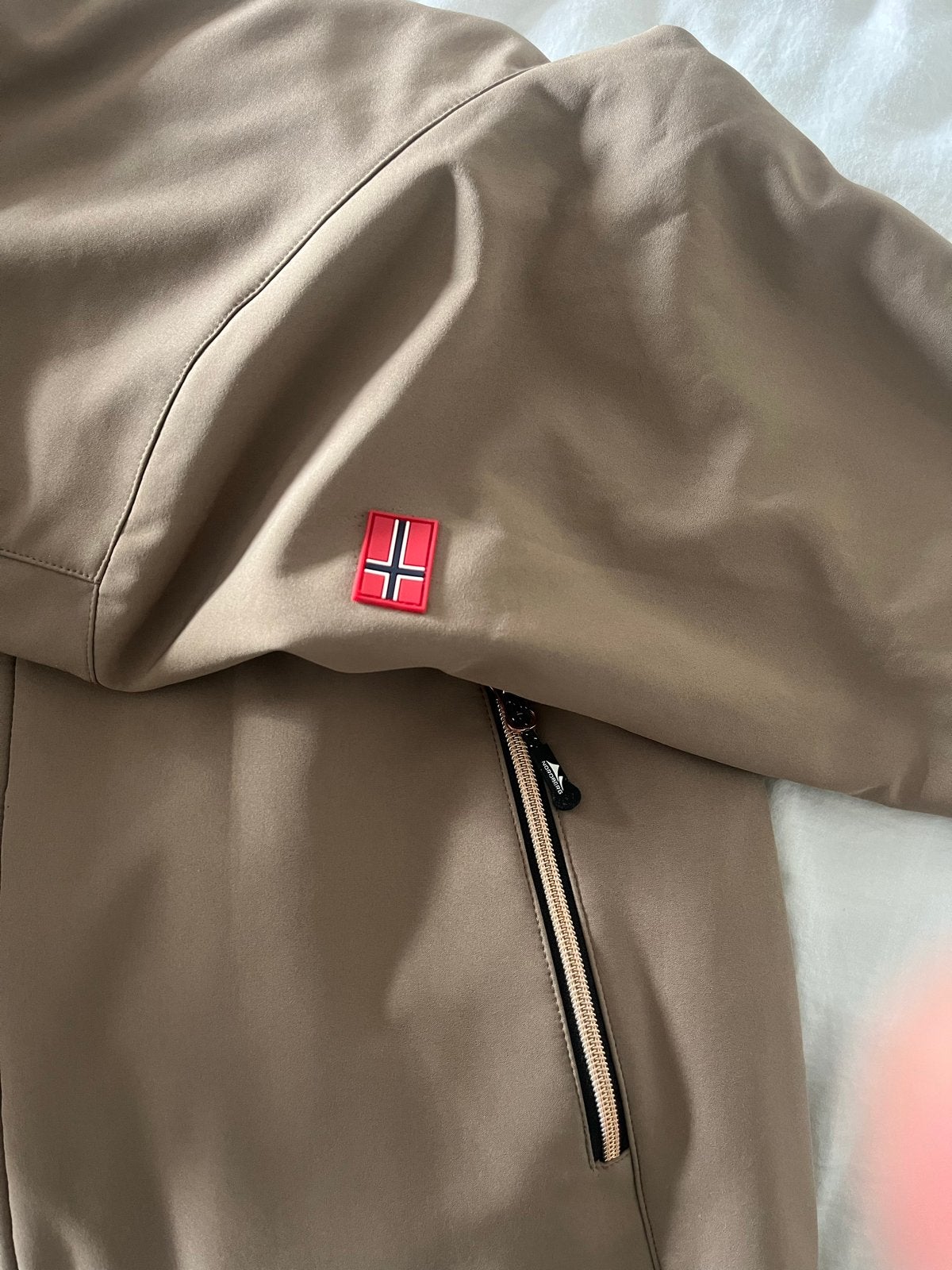 Nordberg outdoor Jas Dames - Beige/Taupe, Ophalen, Zo goed als nieuw, Maat 38/40 (M), Beige