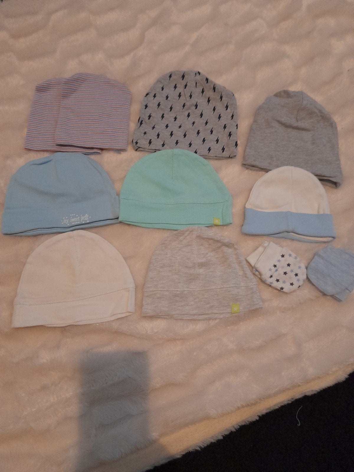 Babymutsjes en wantjes set - Diverse kleuren en maten, Kinderen en Baby's, Babykleding | Mutsen, Sjaals en Wanten, Gebruikt, Maat 56