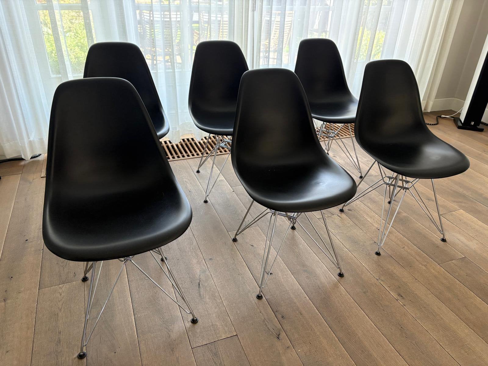 Vitra Eames DSR eetkamerstoel 6 stuks, Ophalen, Gebruikt, Zwart, Overige materialen