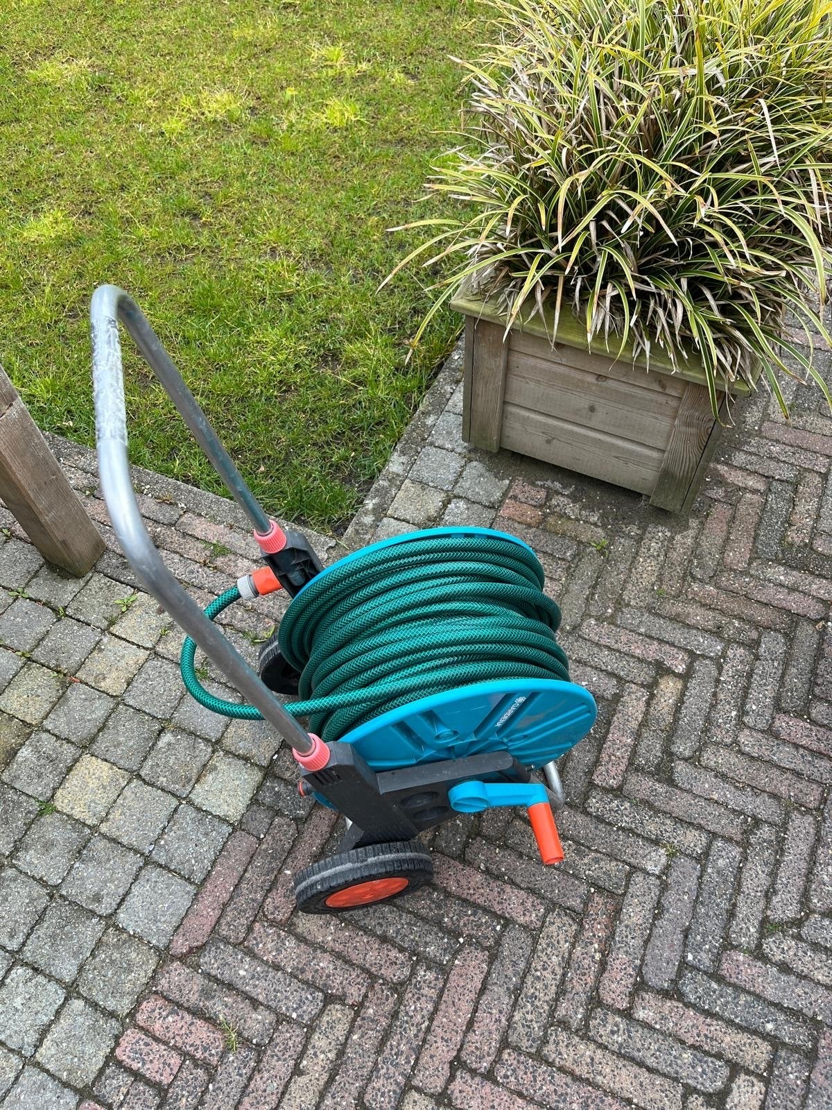 Gardena tuinslanghaspel met 50 meter tuinslang, Tuin en Terras, Tuinslangen, Ophalen of Verzenden, Gebruikt, Tuinslanghaspel