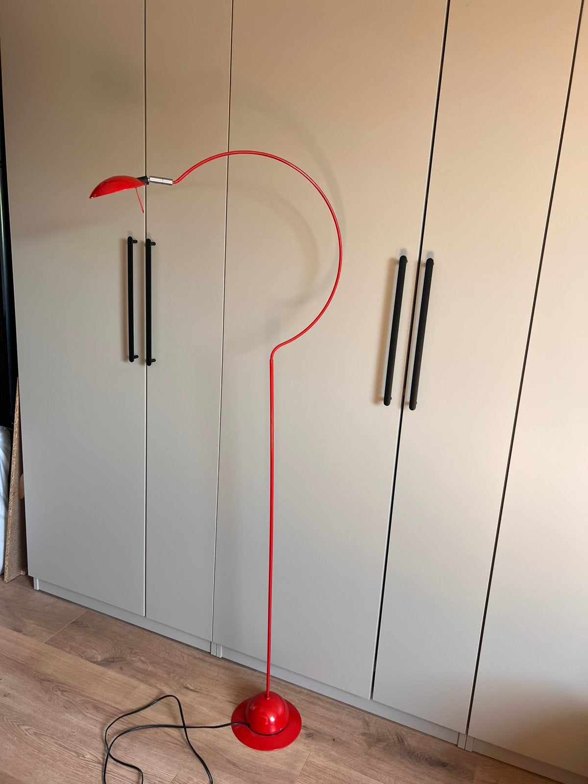 Vintage rode vloerlamp, Huis en Inrichting, Lampen | Vloerlampen, Ophalen, Gebruikt, Overige fittingen, Metaal