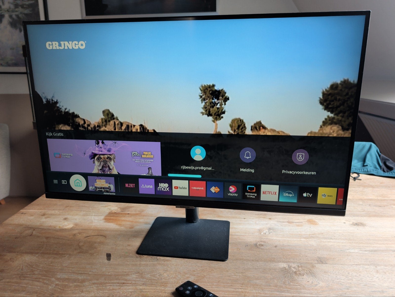 SAMSUNG M7 4k SMART MINITOR/TV 32inch