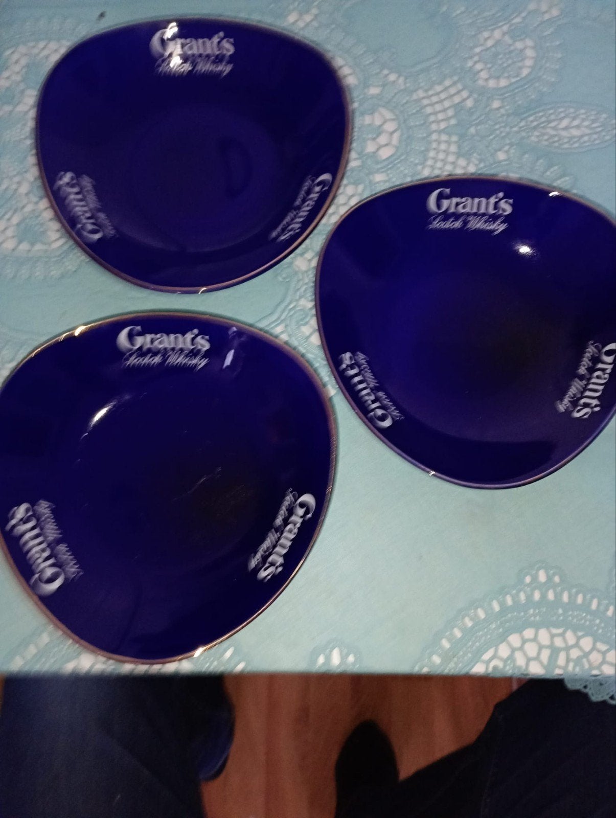 Set van 8 Grant's Scotch Whisky schaaltjes, Gebruikt, Porselein of Keramiek, Schaal, Ophalen of Verzenden