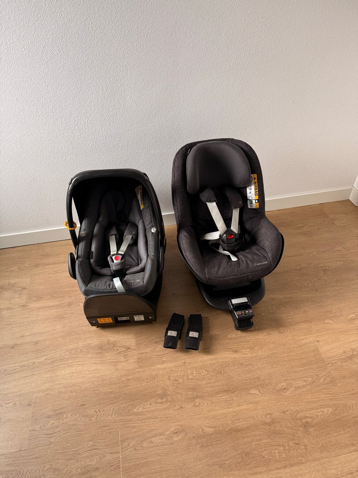 Maxi-Cosi autostoeltjes set: Pebble Plus en 2wayPearl, Kinderen en Baby's, Autostoeltjes, Ophalen, Gebruikt, 0 t/m 18 kg, Verstelbare rugleuning