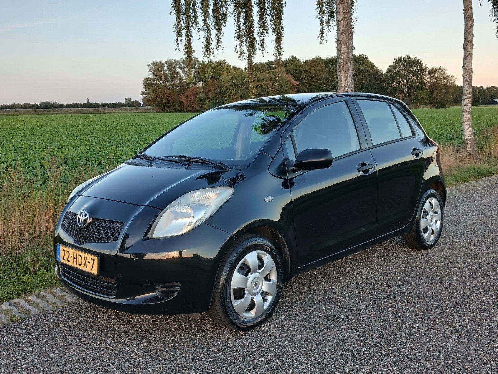 Toyota Yaris 1.3 16V AIRCO 5 deurs NIEUW APK
