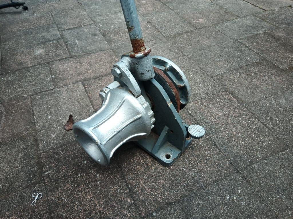 ankerlier, Ophalen, Gebruikt, Dekbeslag, Zeilboot of Motorboot