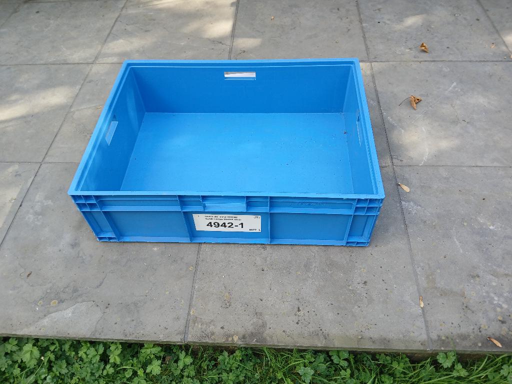 Grote stevige kunststof kratten / Stapelbakken, Ophalen, 40 tot 60 cm, Minder dan 35 cm, 75 tot 100 cm