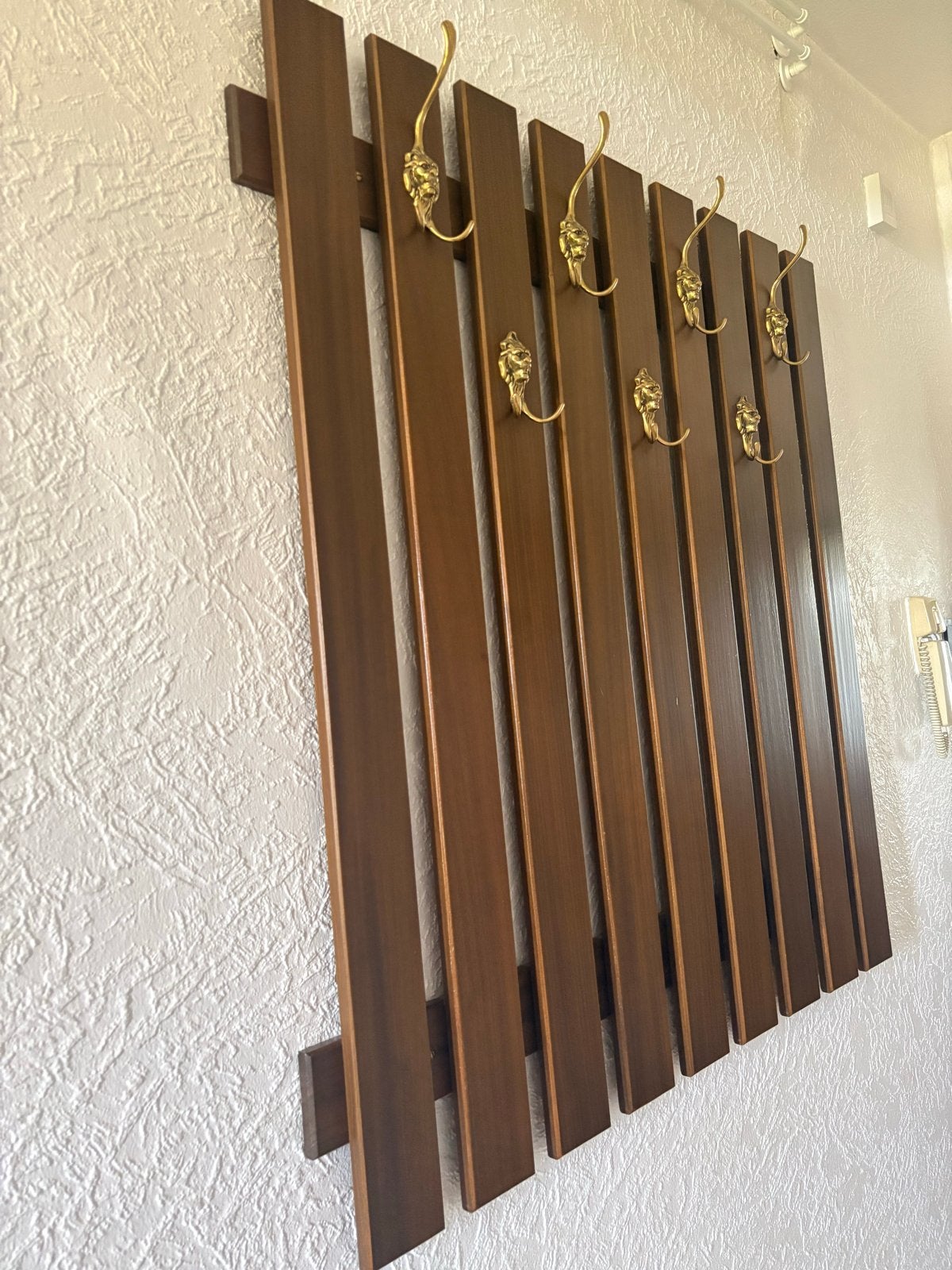 Antieke handgemaakte kapstok met gouden leeuwenhangers, Ophalen, Gebruikt, Hout, Wandkapstok