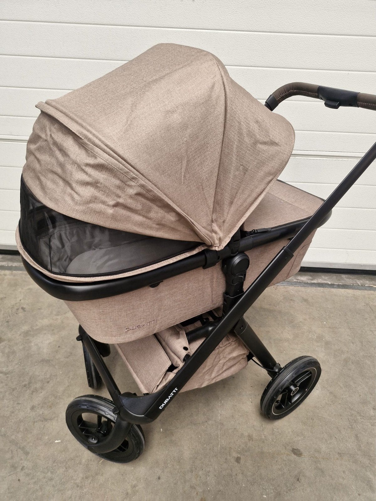 Dubatti One E5 kinderwagen Taupe, Zo goed als nieuw, Verstelbare duwstang, Ophalen, Kinderwagen