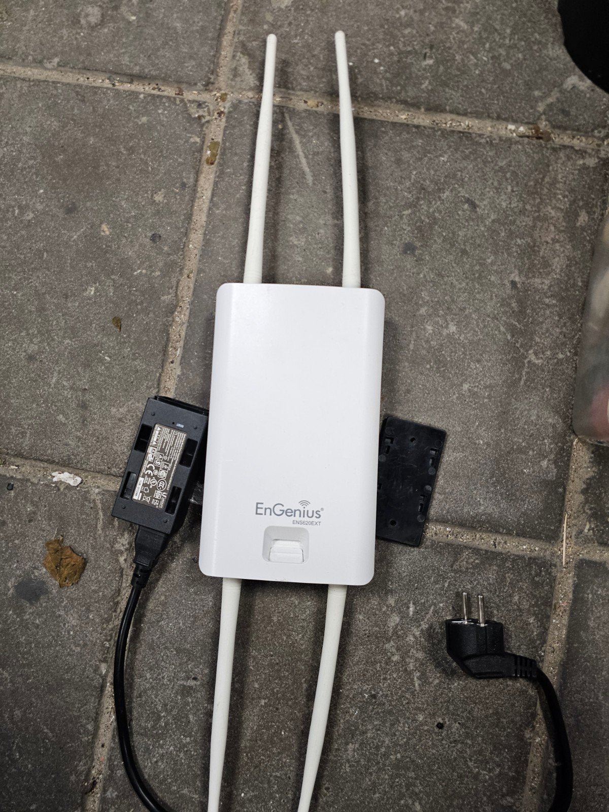 EnGenius ENS620EXT AC1300 Outdoor Access Point, Computers en Software, Routers en Modems, Ophalen of Verzenden, Gebruikt, Router met modem