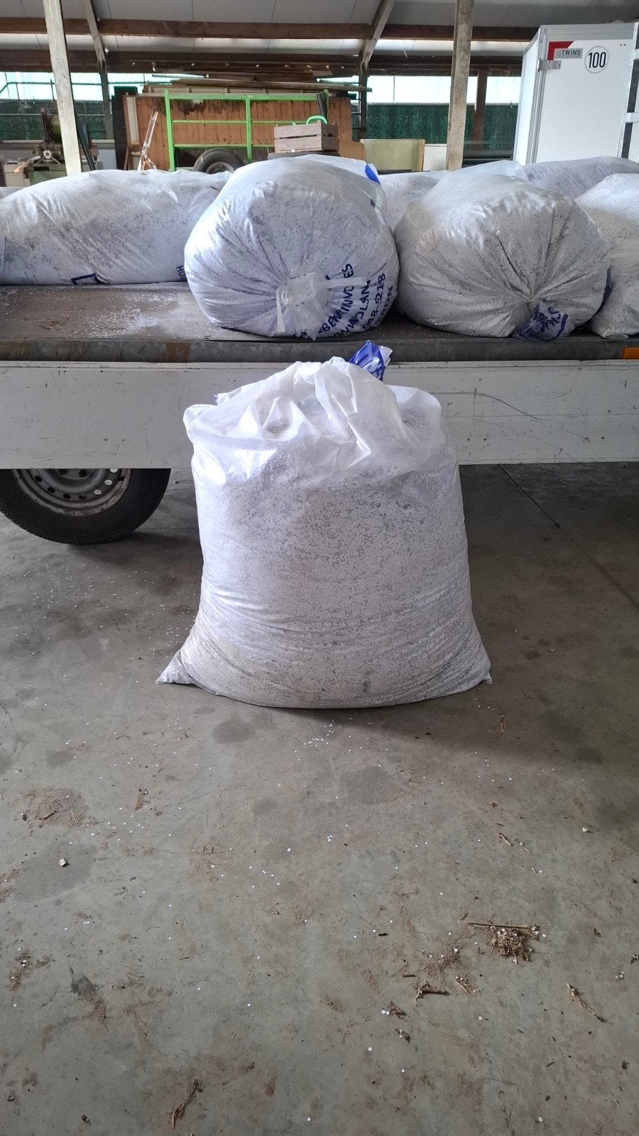 confetti grote zak 45 kg wit, Hobby en Vrije tijd, Feestartikelen, Ophalen, Nieuw, Versiering, Carnaval