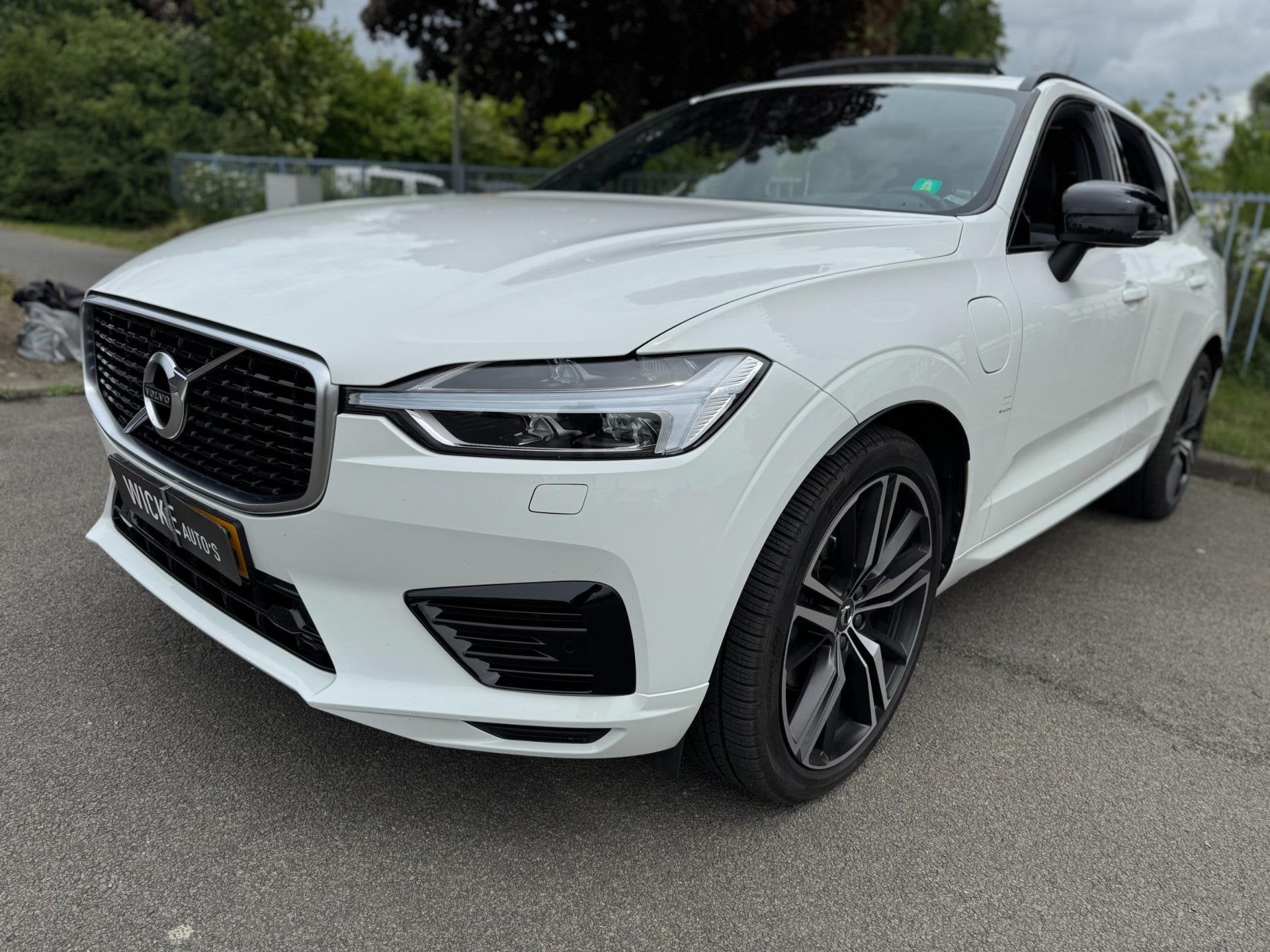 Volvo XC60 2.0 T8 Twin Engine AWD Inscription Pano Plug in C, Automaat, Dealer onderhouden, Gebruikt, 4 cilinders