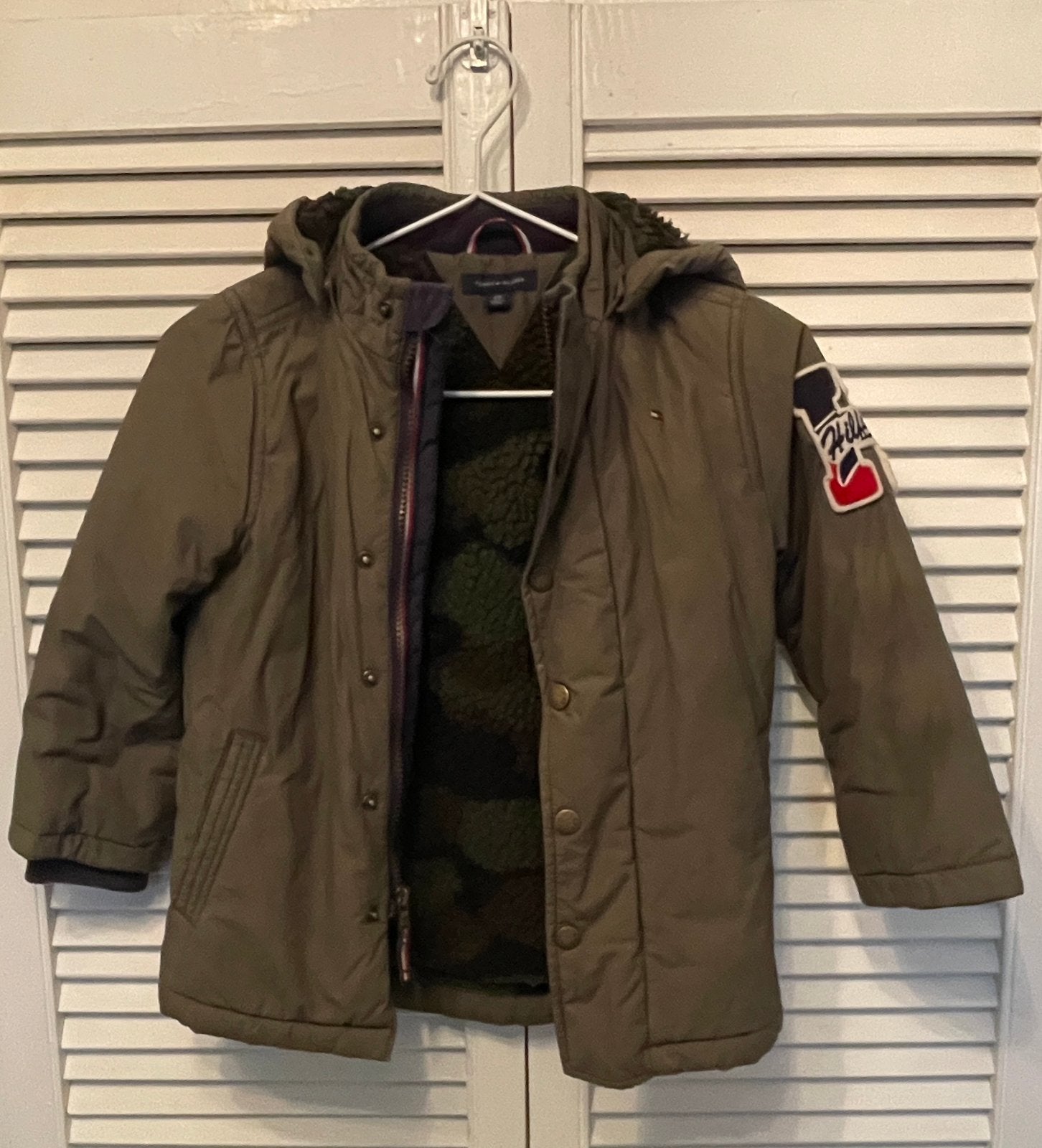 Tommy Hilfiger kinder-/winterjas, Ophalen of Verzenden, Zo goed als nieuw, Jongen