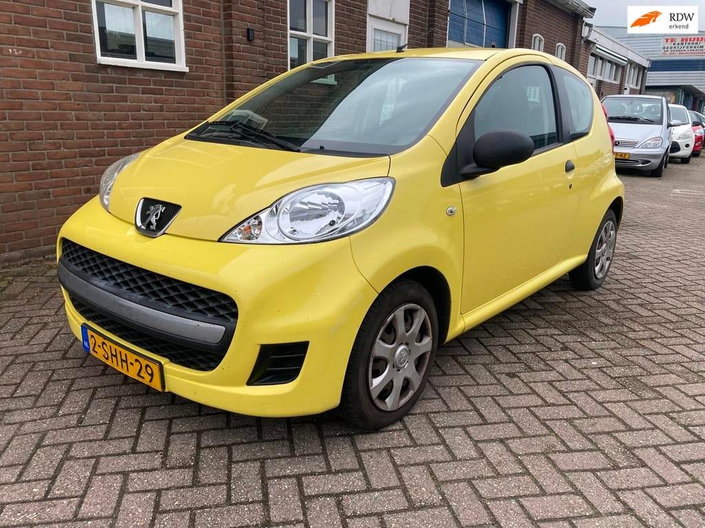 Peugeot 107 1.0-12V XR Bj 2010 facelift model, trekhaak, Auto's, Peugeot, Voorwielaandrijving, Gebruikt, 4 stoelen, 68 pk