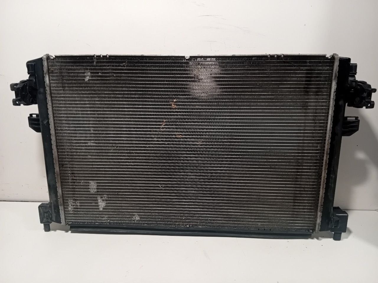 Radiateur Seat Leon, Onderdelen@venauto.nl, Van der Ven Autorecycling B.V., Gebruikt, Ettenseweg 76, 4706 PB Roosendaal, The Netherlands
