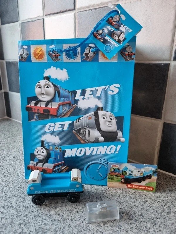 Thomas de Trein houten Sodor Ice Delivery Car kadoverpakking, Kinderen en Baby's, Speelgoed | Thomas de Trein, Ophalen of Verzenden