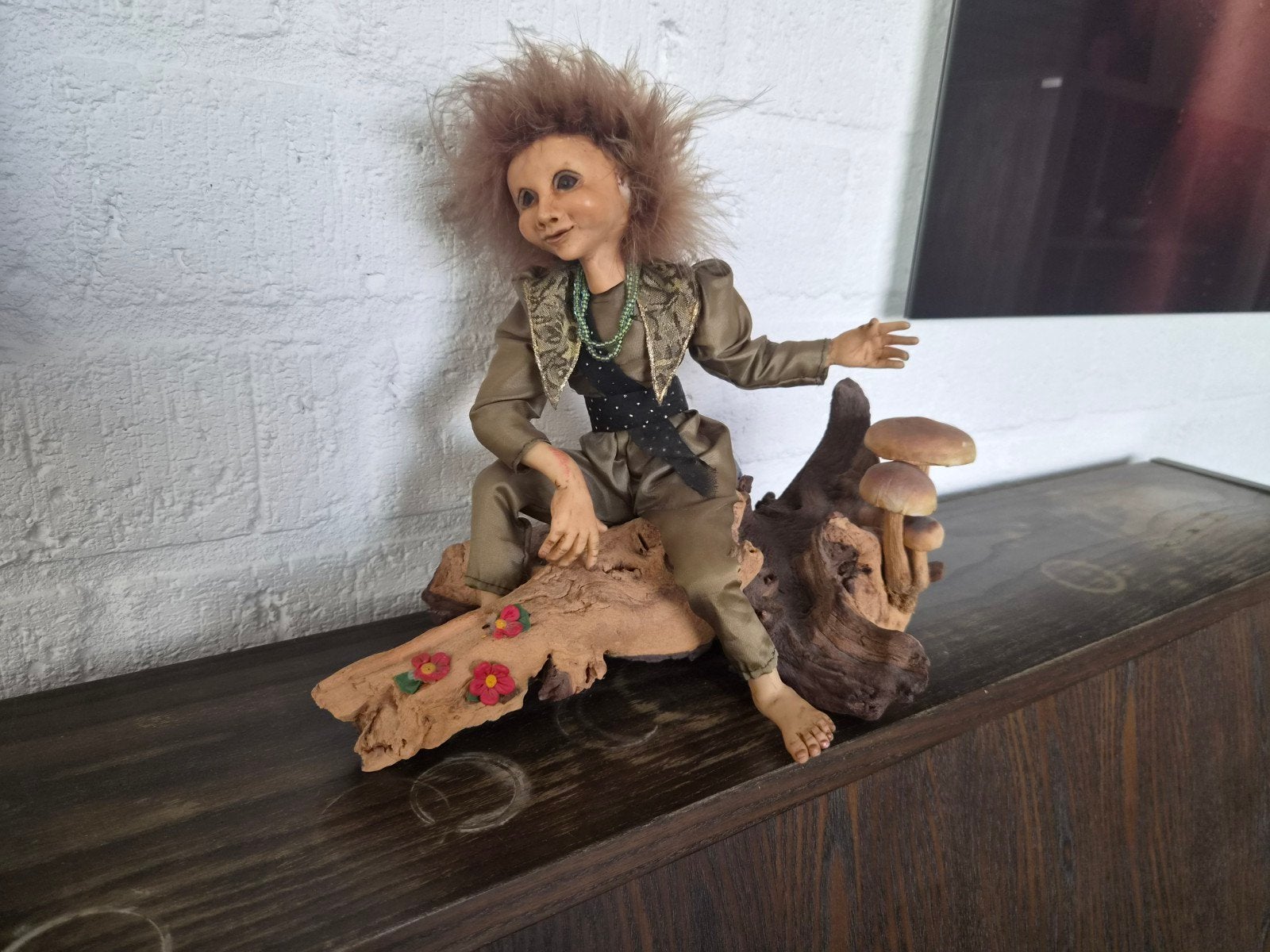 Unieke handgemaakte pop op houtstronk, Verzamelen, Ophalen of Verzenden, Gebruikt, Pop