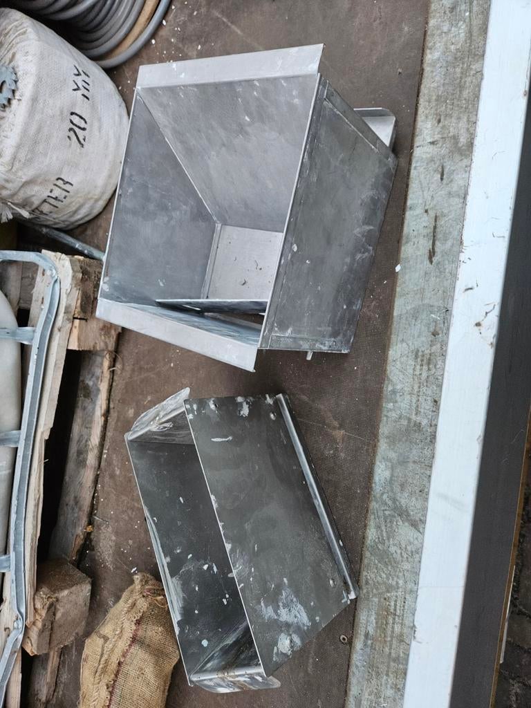 2x rvs lijmbakken, Doe-het-zelf en Verbouw, Gereedschap | Handgereedschap, Ophalen of Verzenden