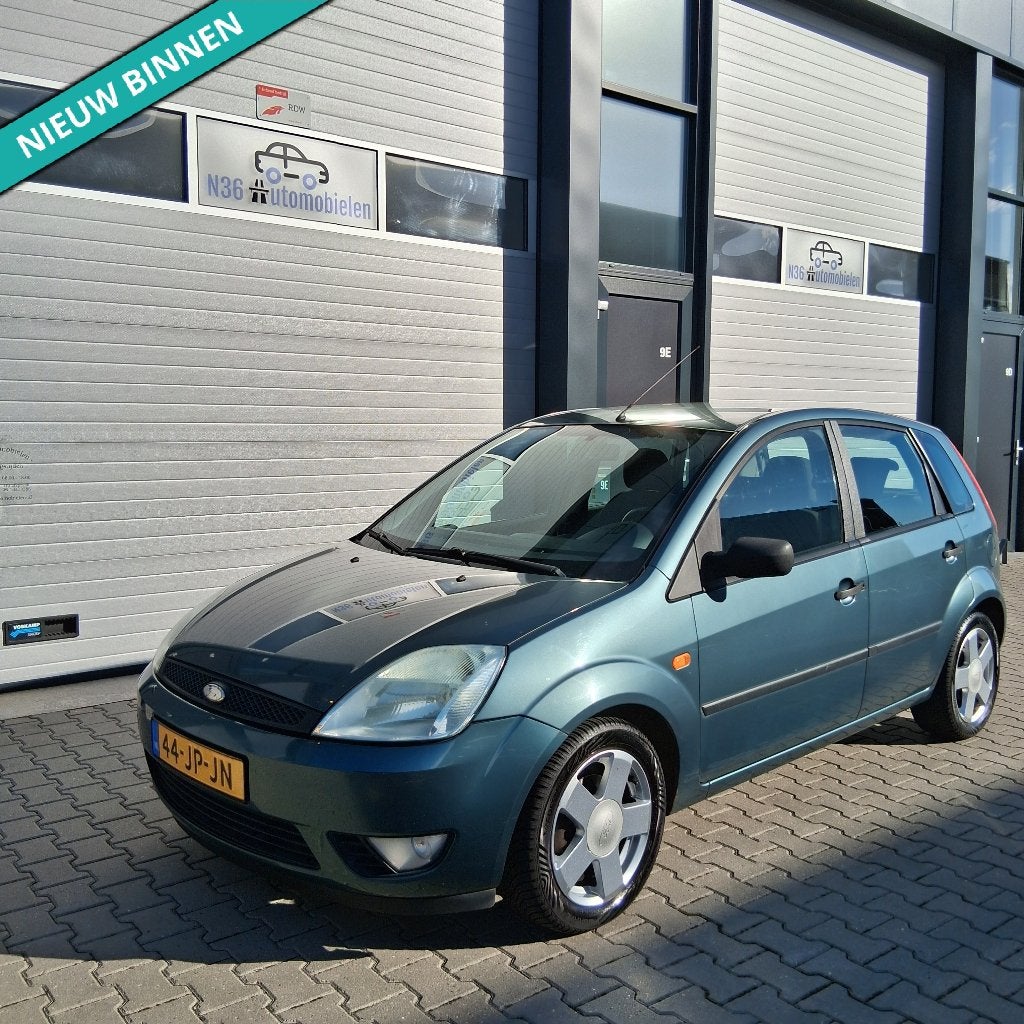 Ford Fiësta 1.4 16V/ CARPLAY/ NW APK/ BEURT GEHAD/ D-RIEM VV, Voorwielaandrijving, 4 cilinders, Blauw, 49 €/maand