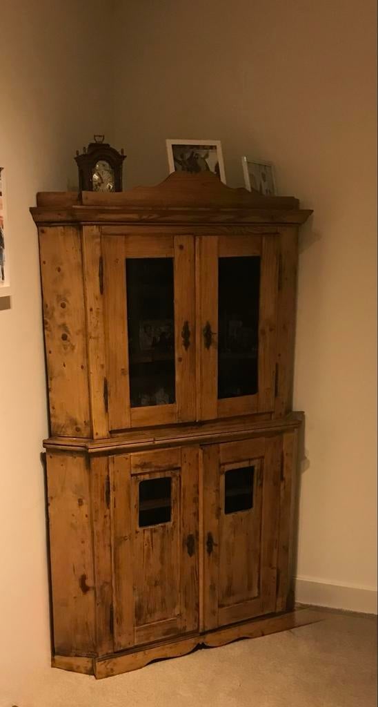 Antieke houten hoekkast - Rustieke charme, Ophalen, Gebruikt