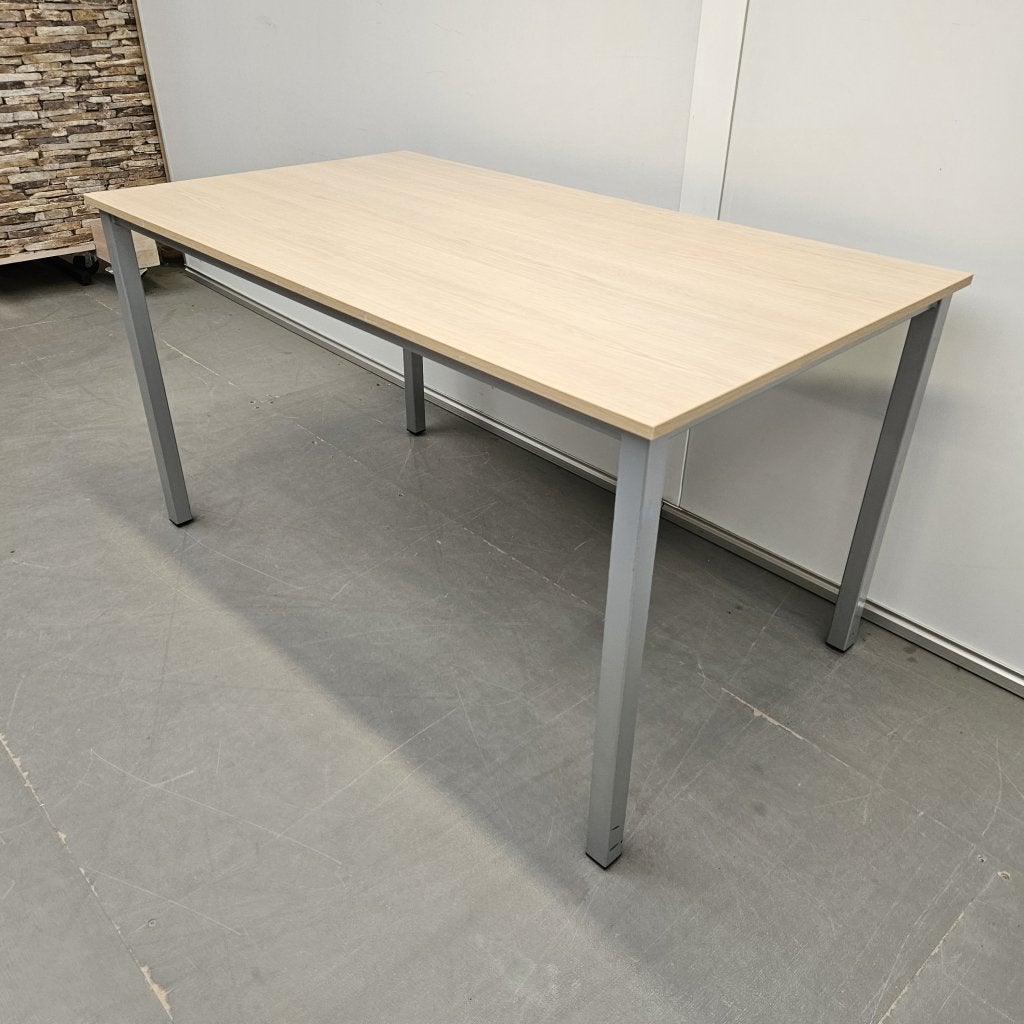 Gispen kantoortafel - 140x80 cm, Niet ingevuld, Gebruikt, Niet ingevuld, Niet ingevuld