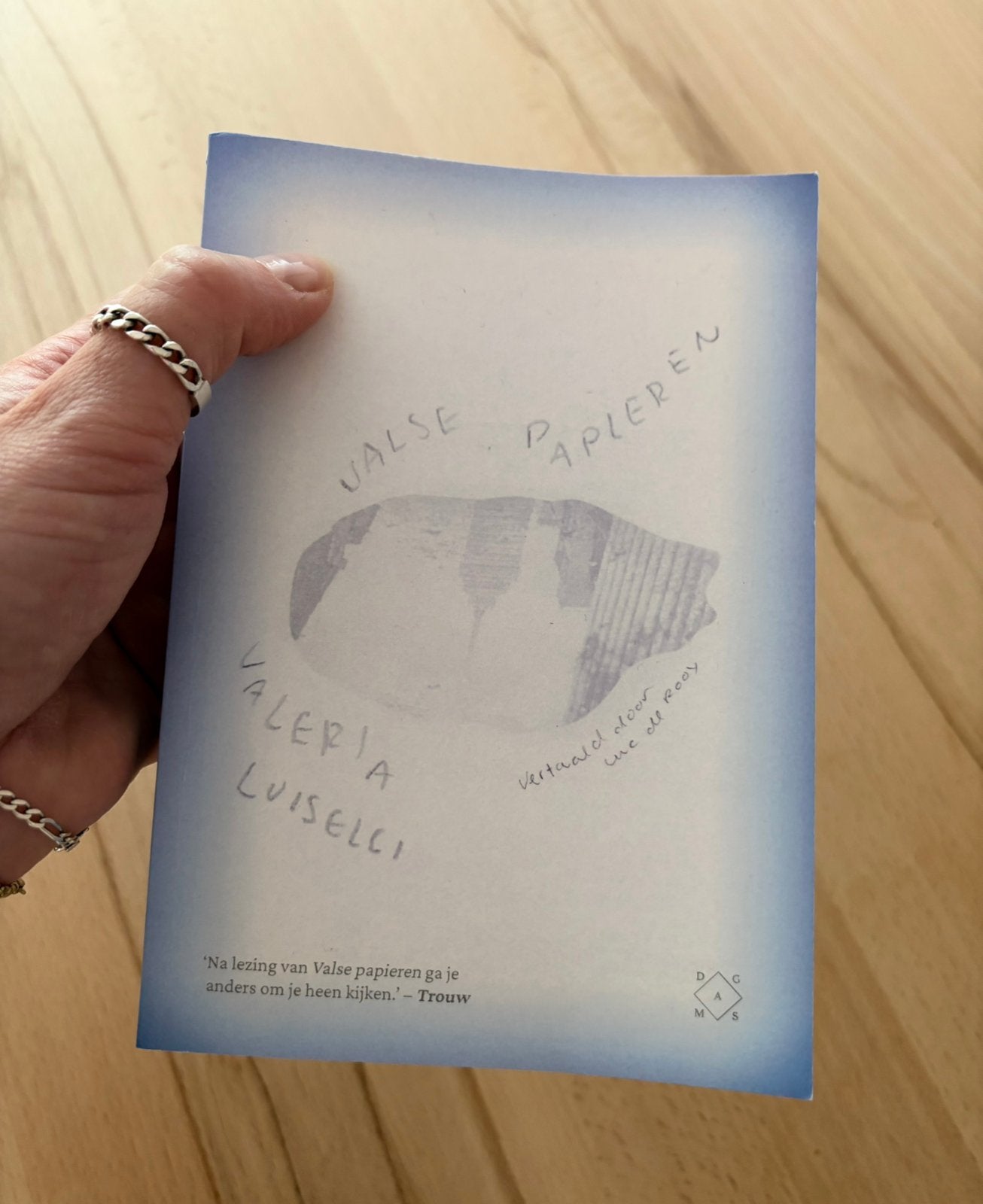 Valeria Luiselli - Valse papieren, Ophalen of Verzenden, Gelezen, Valeria Luiselli