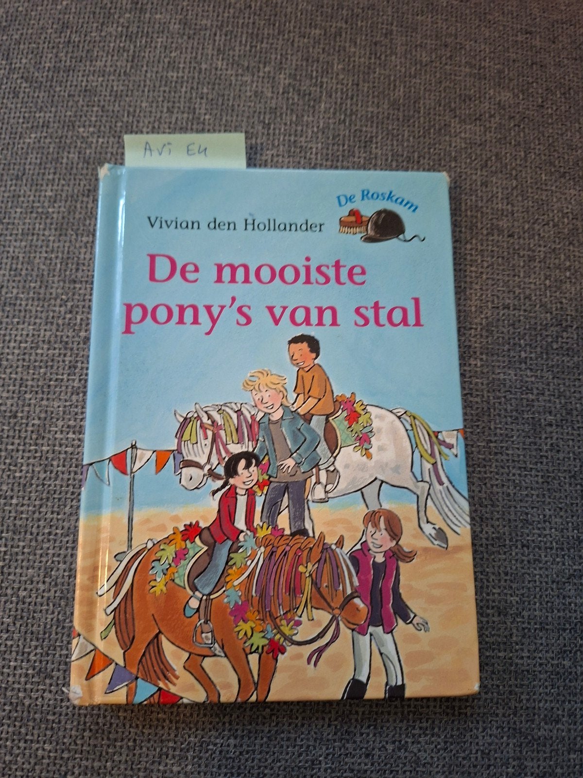 De mooiste pony's van stal - AVI E4, Ophalen of Verzenden, Gelezen, Vivian den Hollander, Fictie algemeen