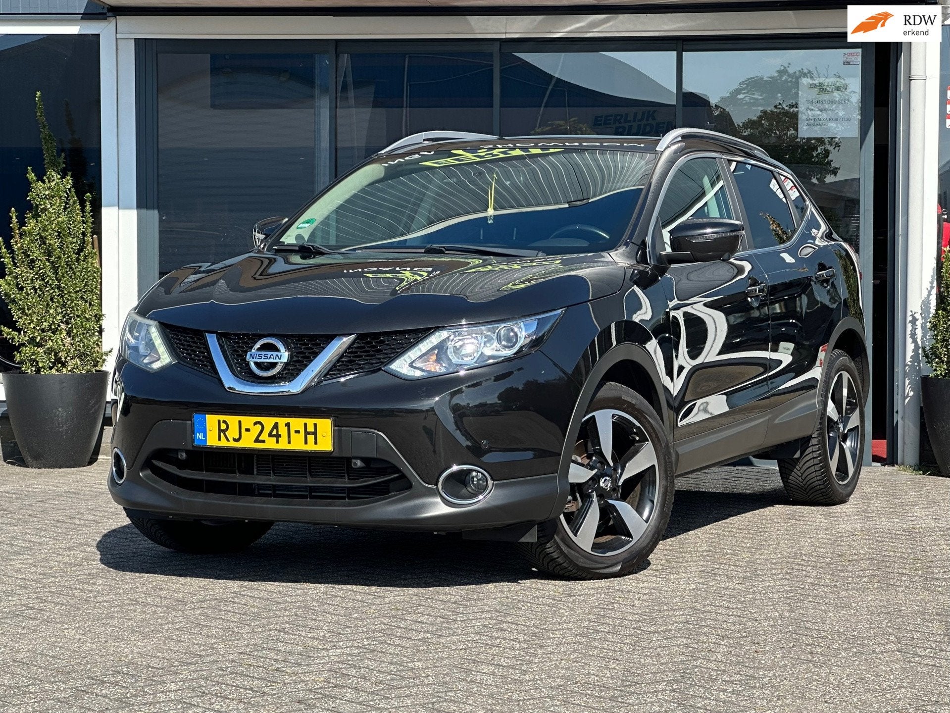 Nissan Qashqai 1.2 N-Connecta|Pano|360 Camera|Lane assist, Auto's, Voorwielaandrijving, Gebruikt, Euro 6, 4 cilinders