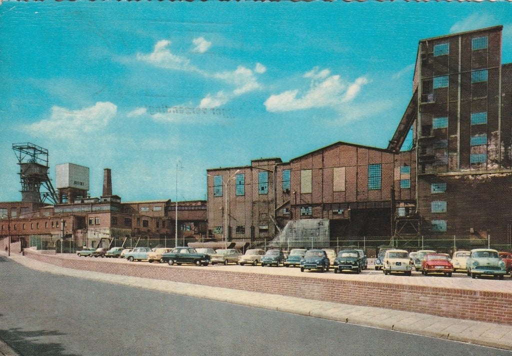 KERKRADE Dominiale Mijn met Auto's Renault Opel NSU Isar, Verzenden, 1960 tot 1980, Gelopen, Limburg