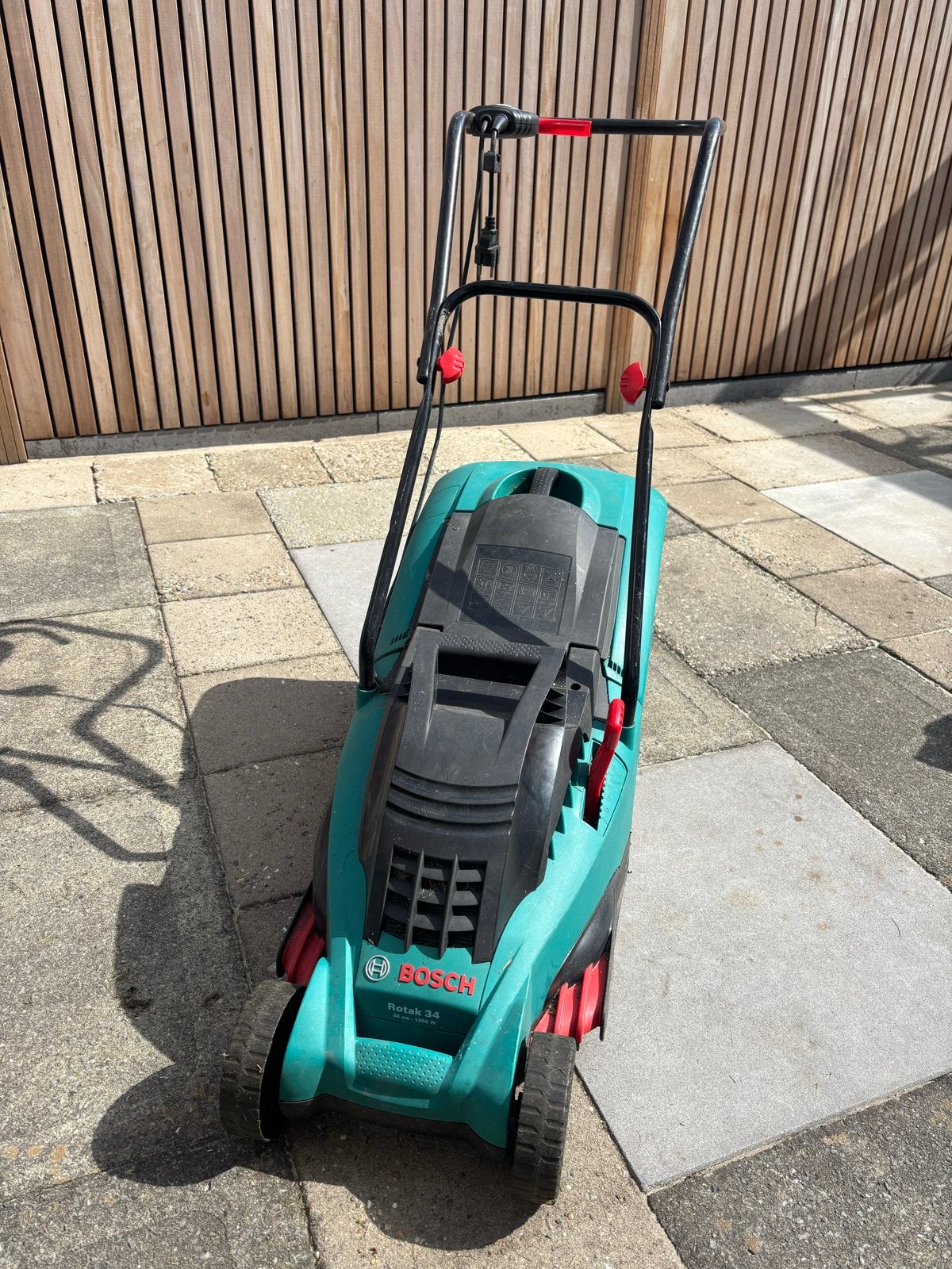 Bosch Rotak 34 elektrische grasmaaier - 1300W, 34cm, Tuin en Terras, Grasmaaiers, Cirkelmaaier, Gebruikt, Elektrische grasmaaier