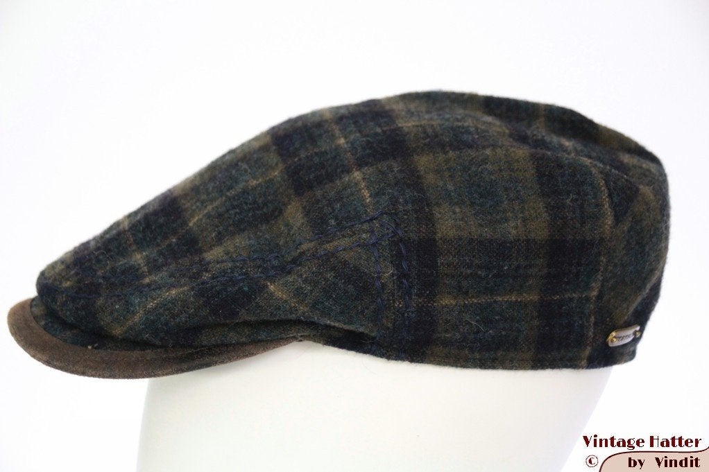 Vintage Platte pet Stetson blauw groen geruit oorwarmer 59, Stetson - Woolrich, Ophalen of Verzenden, 58 of 59 cm (L, 7¼ of ⅜ inch)