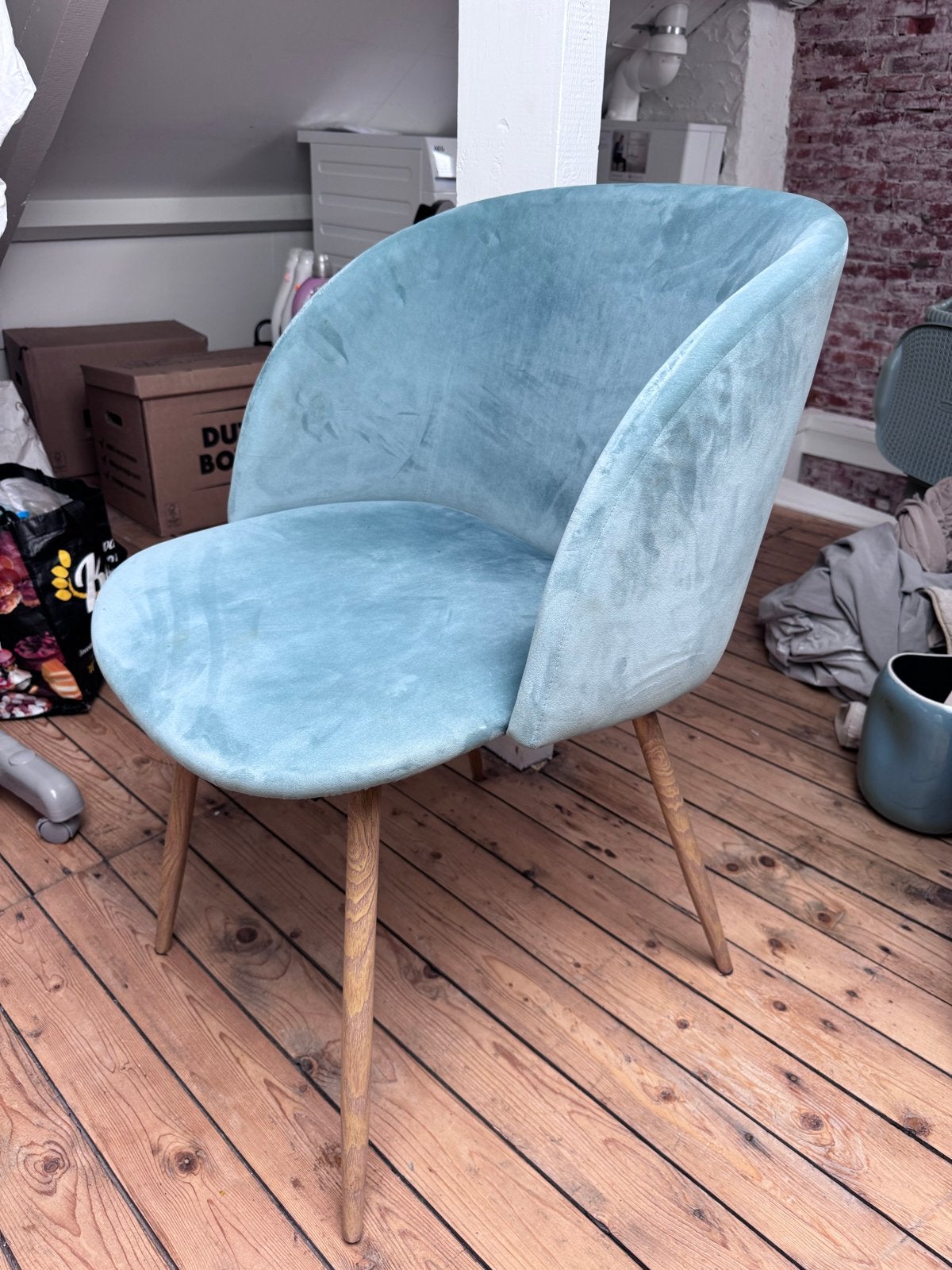 Stijlvolle lichtblauwe fluwelen stoel met houten poten, Ophalen, Gebruikt, Blauw, Eén