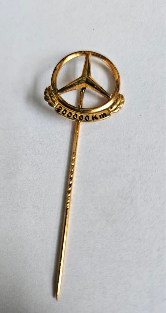 Mercedes-Benz 200.000 Km Speld - Gouden Jubileum Pin, Verzamelen, Verzenden, Zo goed als nieuw, Auto's