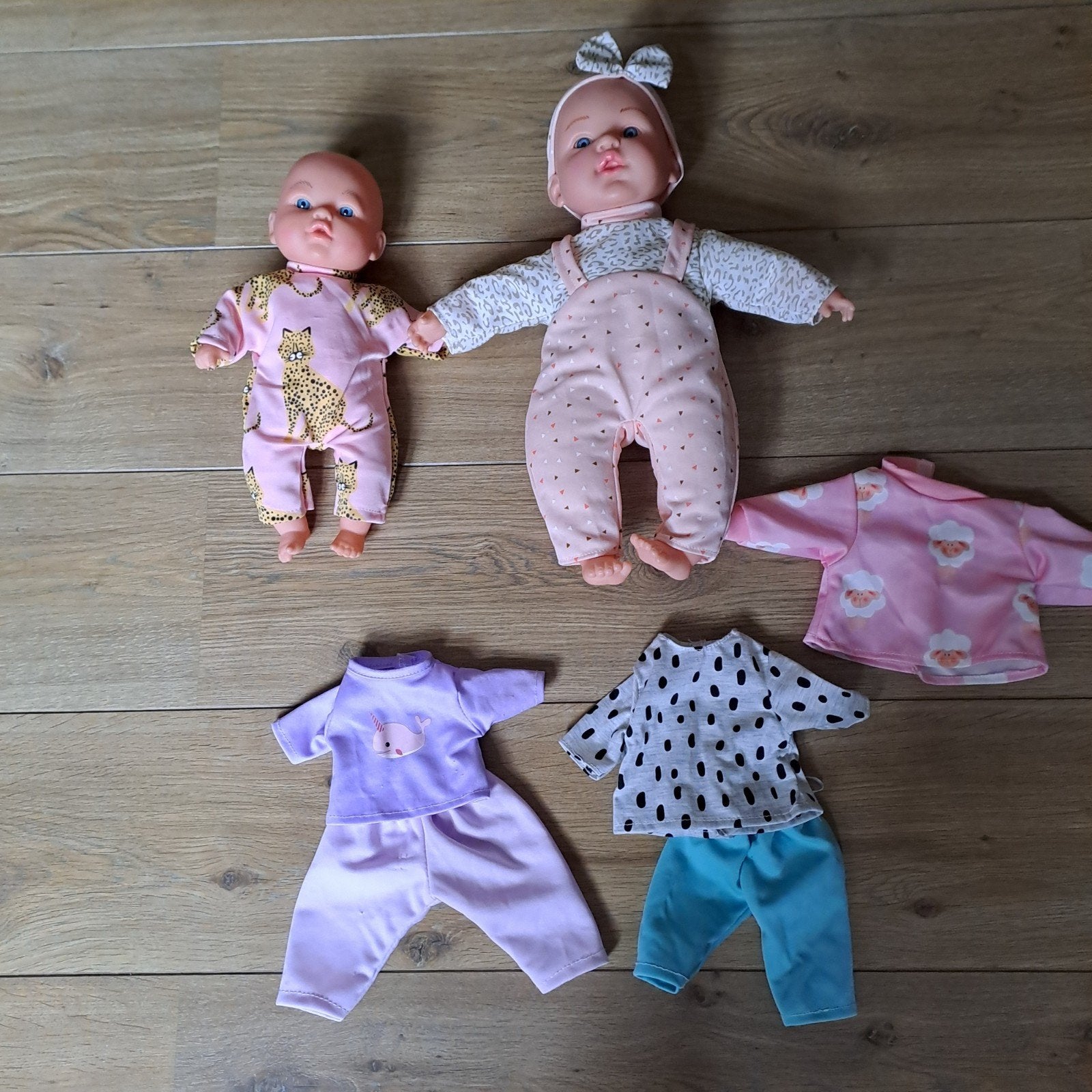 2 poppen met extra kleertjes, Ophalen of Verzenden, Zo goed als nieuw, Babypop