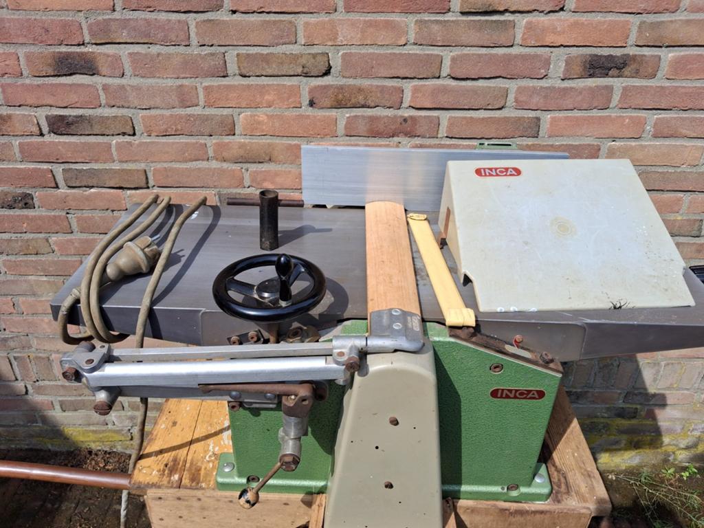 Nette vlakvandiktebank van Inca op 230v., Ophalen, Zo goed als nieuw