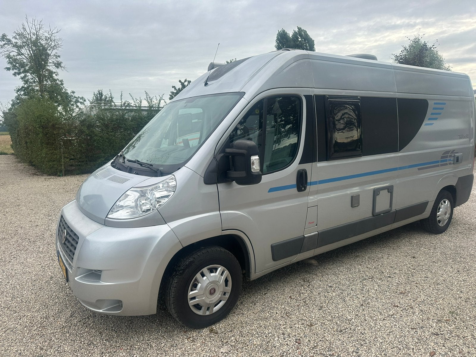Adria Twin Buscamper - Compact lengte bedden, Ringverwarming, Fiat, Tot en met 2, Buitenlamp