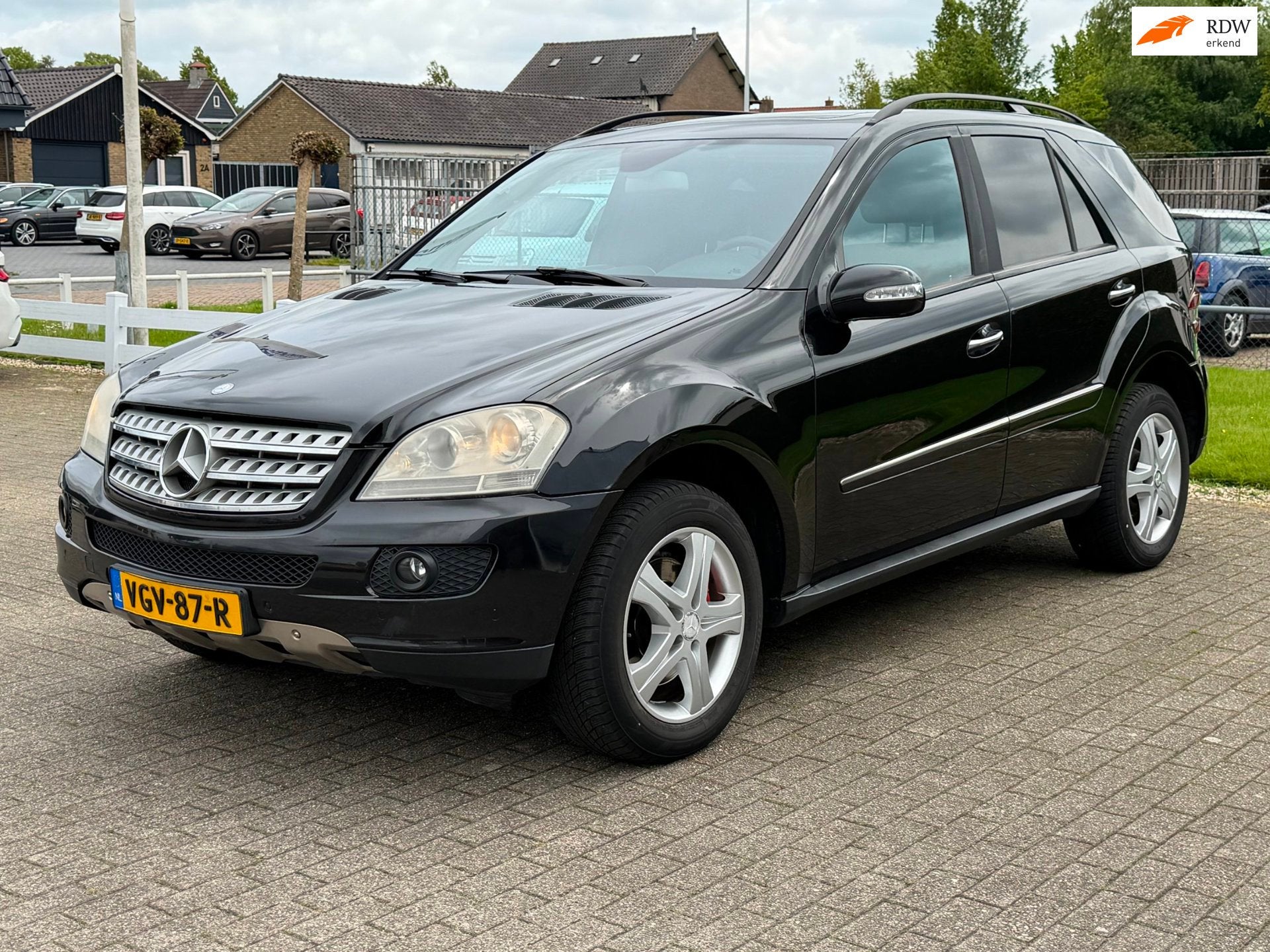Mercedes-Benz M-klasse 280 CDI / GRIJS KENTEKEN / INRUIL KOO, Auto's, Bestelauto's, Automaat, 2095 kg, Gebruikt, Zwart