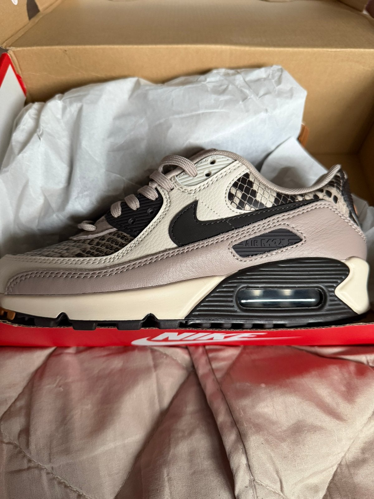 Nike air max, Kleding | Dames, Ophalen, Zo goed als nieuw, Sneakers of Gympen