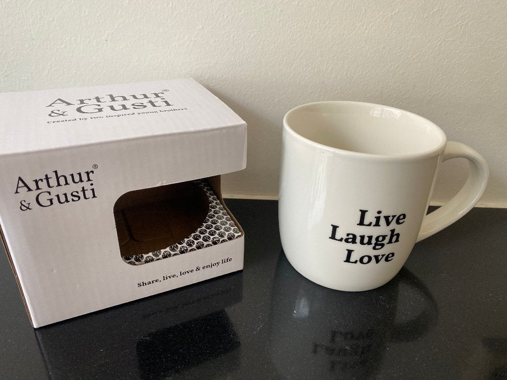 Arthur & Gusti Mok | Live Love Laugh | 350ml, Ophalen of Verzenden, Nieuw, Porselein, Kop en/of schotel