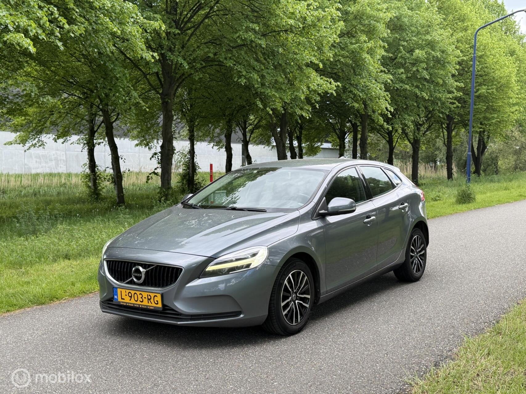 Volvo V40 2.0 D2 Inscription*PARKEERSENSOR*CRUISE*NEW APK, Voorwielaandrijving, Gebruikt, 4 cilinders, 1969 cc