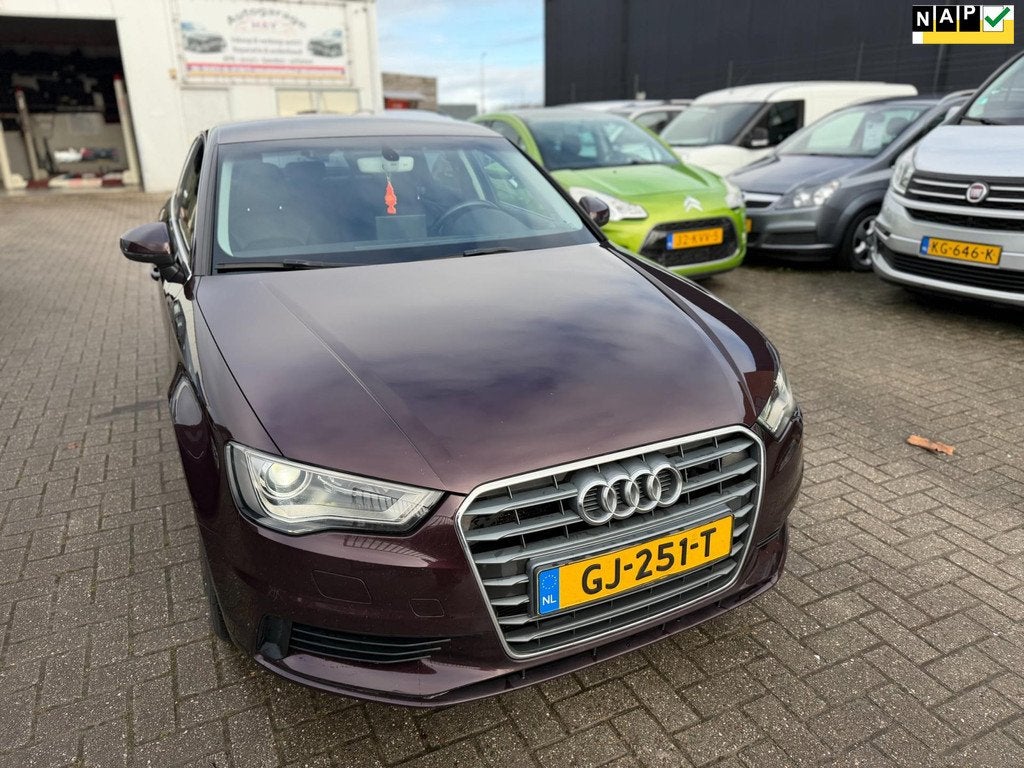 Audi A3 Limousine 1.6 TDI Ambiente|Automaat|Navi|PDC|Clima, Auto's, Audi, Parkeersensor, Gebruikt, 4 cilinders, Origineel Nederlands