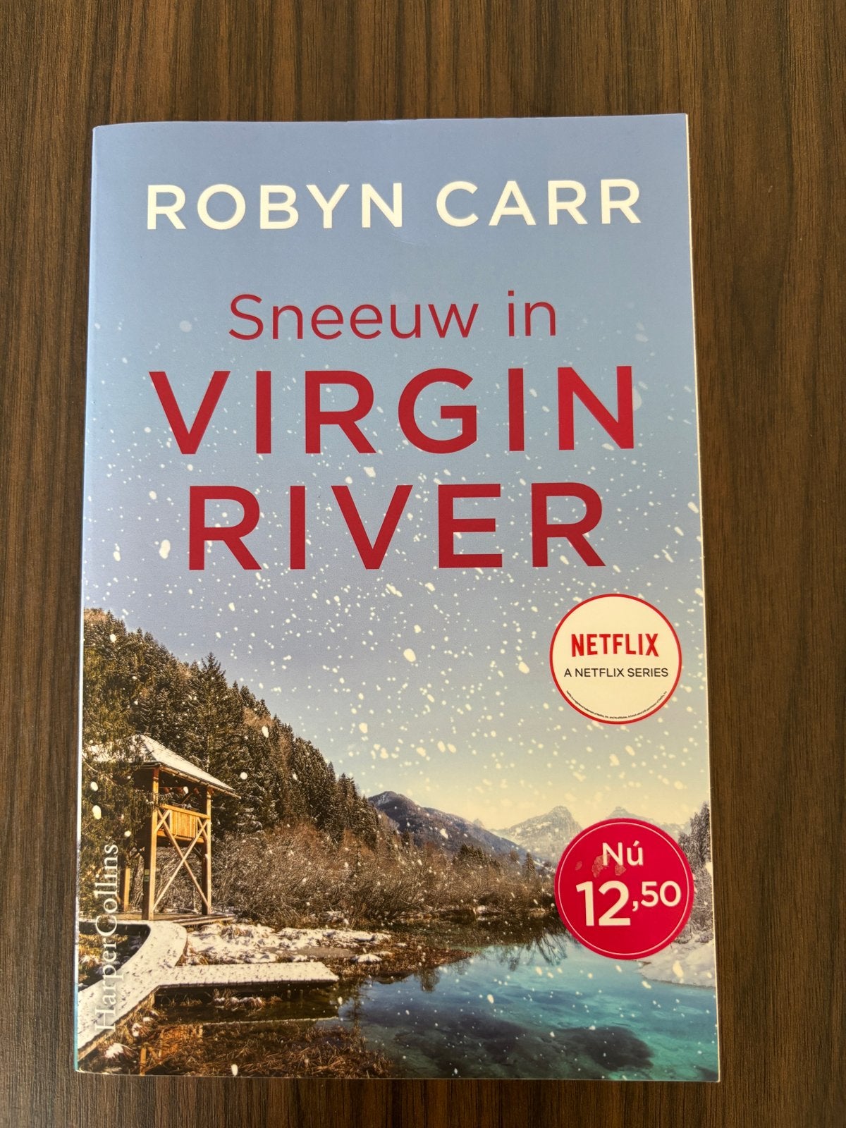 Sneeuw in Virgin River - Robyn Carr (Netflix serie), Ophalen of Verzenden, Zo goed als nieuw, Nederland