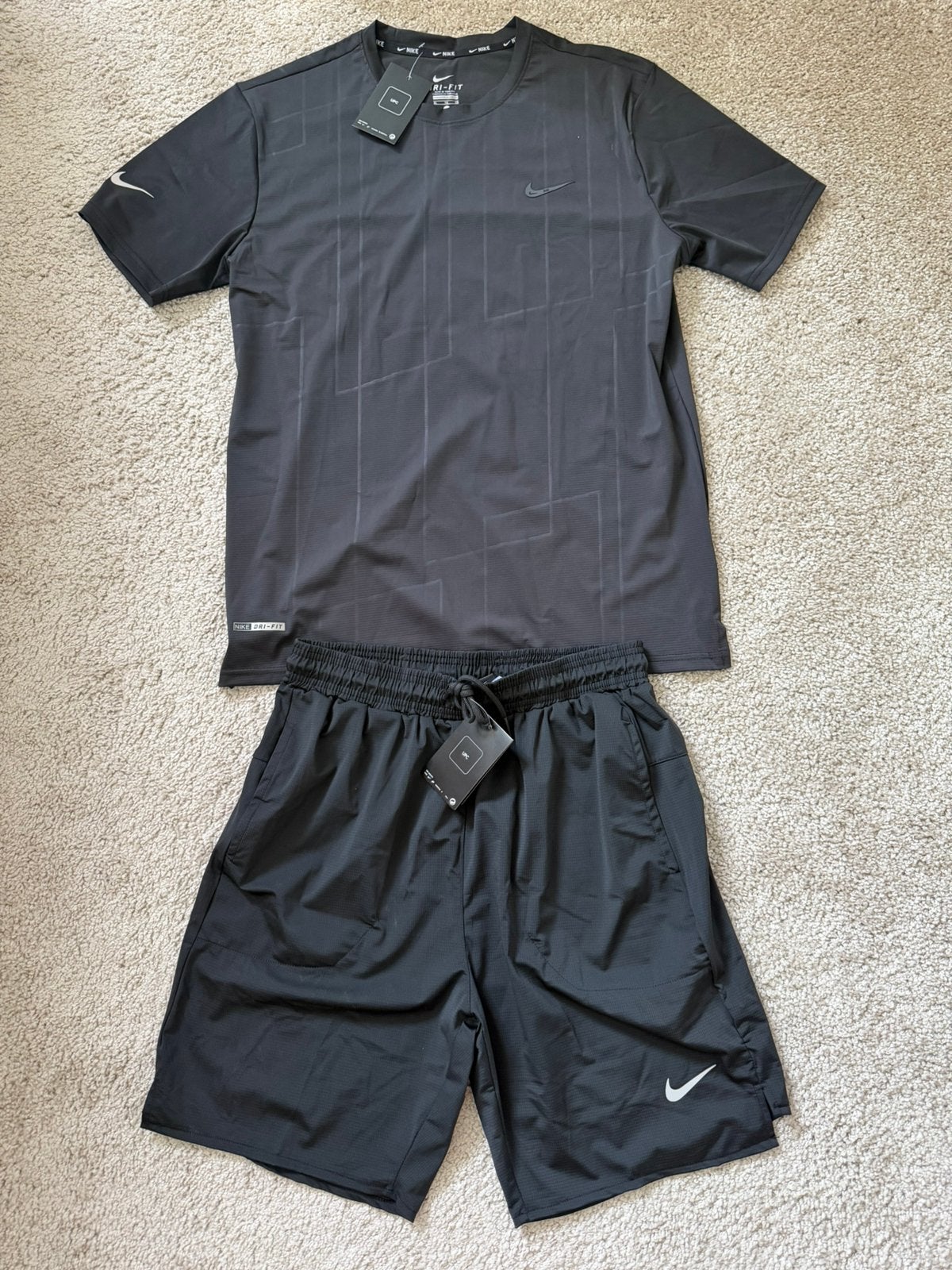 Nike sport set M-L-XL, Kleding | Heren, Sportkleding, Maat 48/50 (M), Zwart, Nieuw, Ophalen of Verzenden