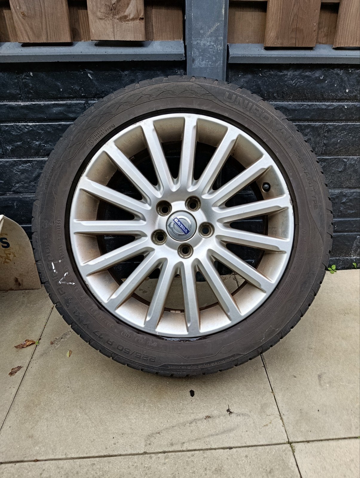 Volvo V70 17 inch velgen met Uniroyal banden, Auto-onderdelen, Banden en Velgen, Ophalen, Gebruikt, Banden en Velgen, 17 inch