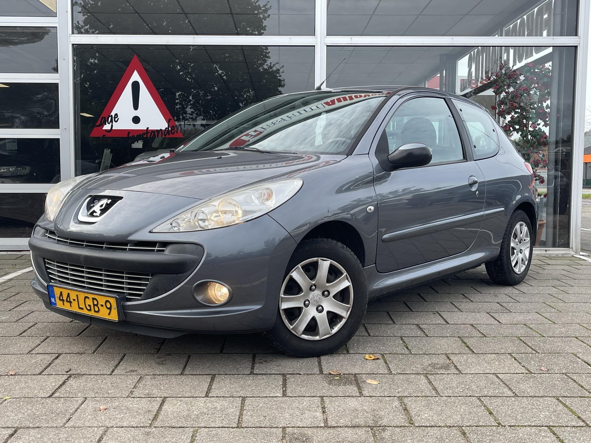 Peugeot 206 + 1.4 XS /Cruisecontrol/Trekhaak/Distr vv bij 63, Voorwielaandrijving, Stof, 4 cilinders, Met garantie (alle)