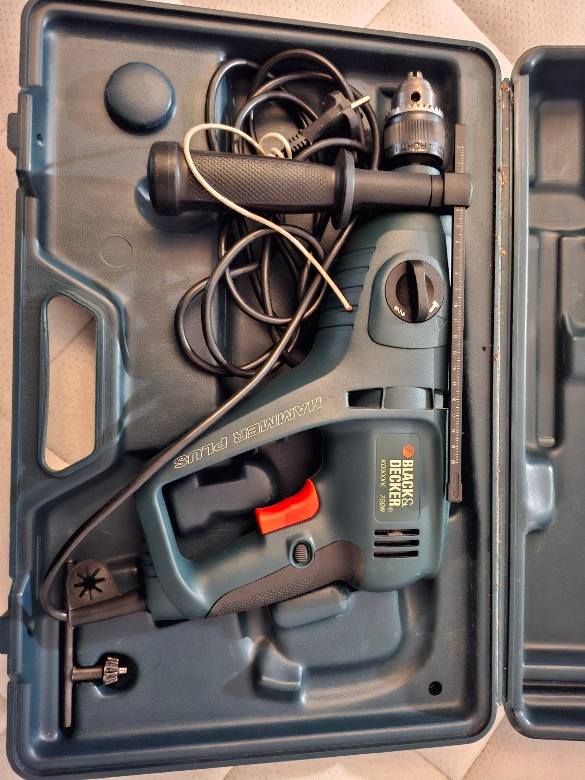 Black & Decker KD900RE – 700 watt klopboormachine, Doe-het-zelf en Verbouw, Gereedschap | Boormachines, Boormachine, Ophalen of Verzenden