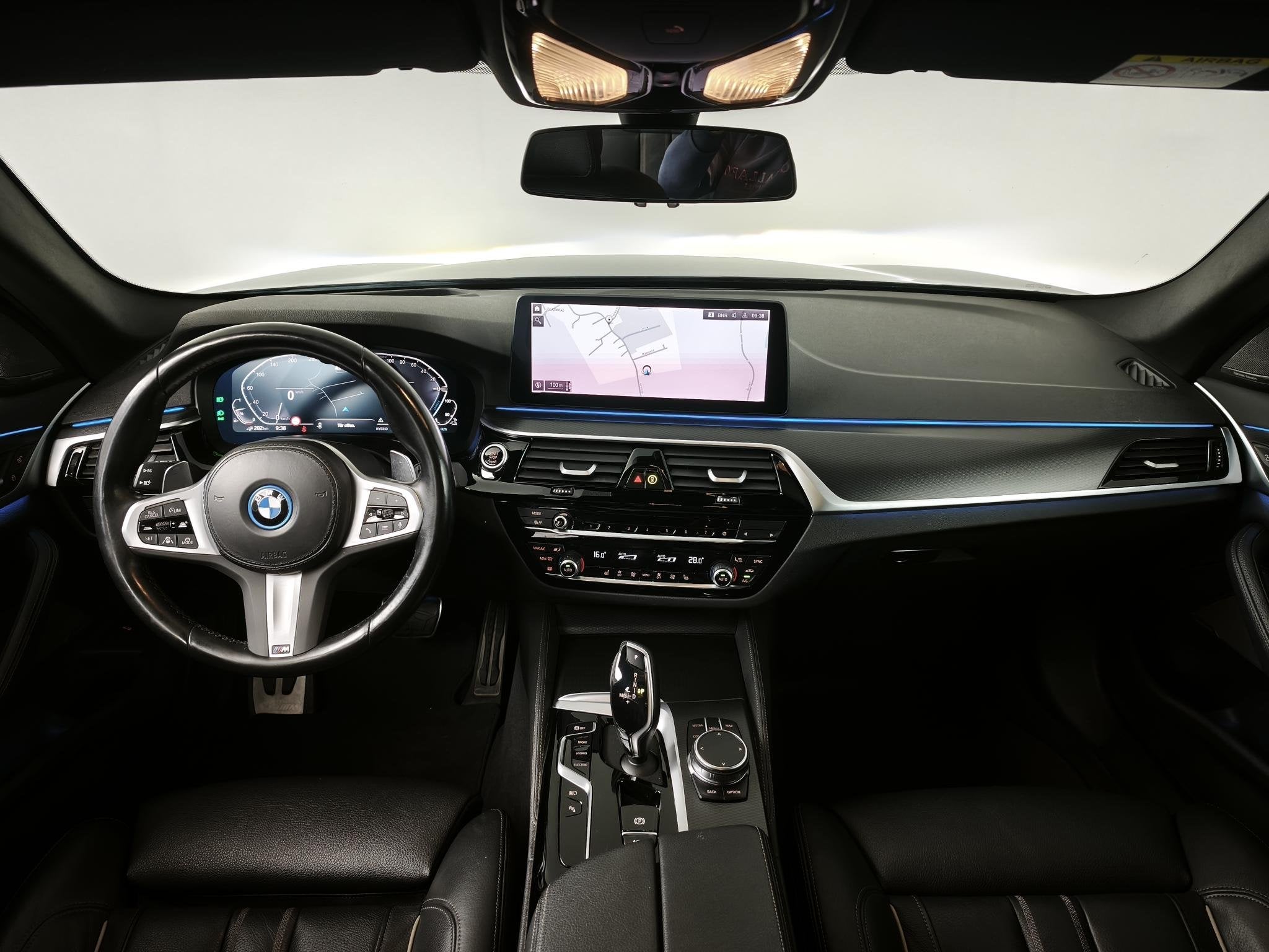 BMW 5-serie 530e xDrive High Executive | M-Sport | Schuif-/k, 1998 cc, Gebruikt, 4 cilinders, 2000 kg