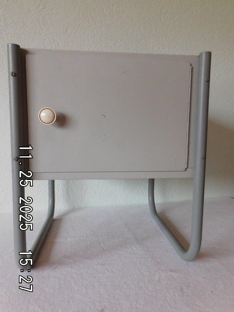 Vintage grijs nachtkastje uit de jaren 50, houten kast op me, Verzamelen, Retro, Ophalen of Verzenden, Huis en Inrichting