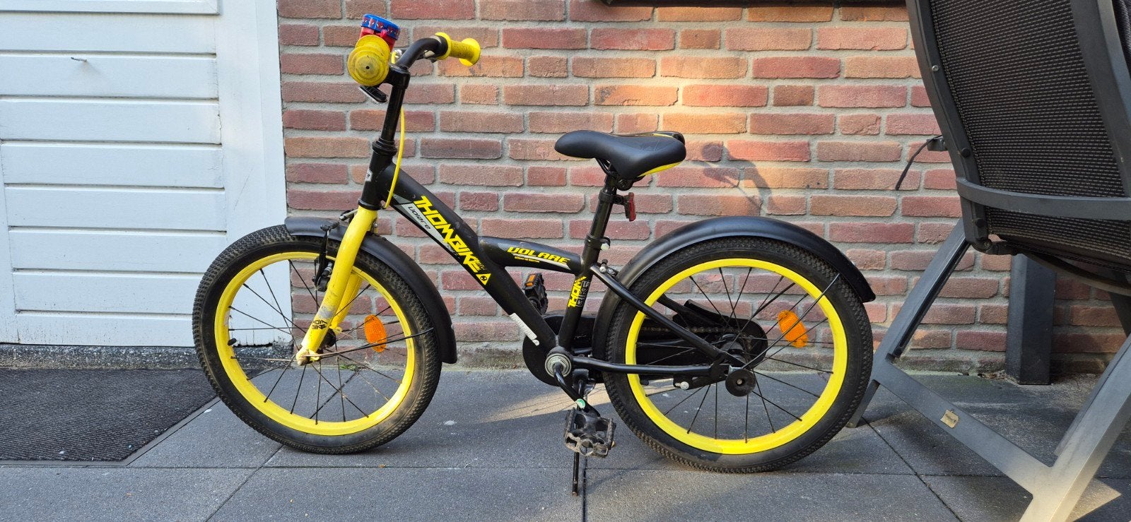 Thombike kinderfiets 16 inch - Zwart/Geel, Ophalen, Gebruikt, Velgrem, 16 tot 20 inch